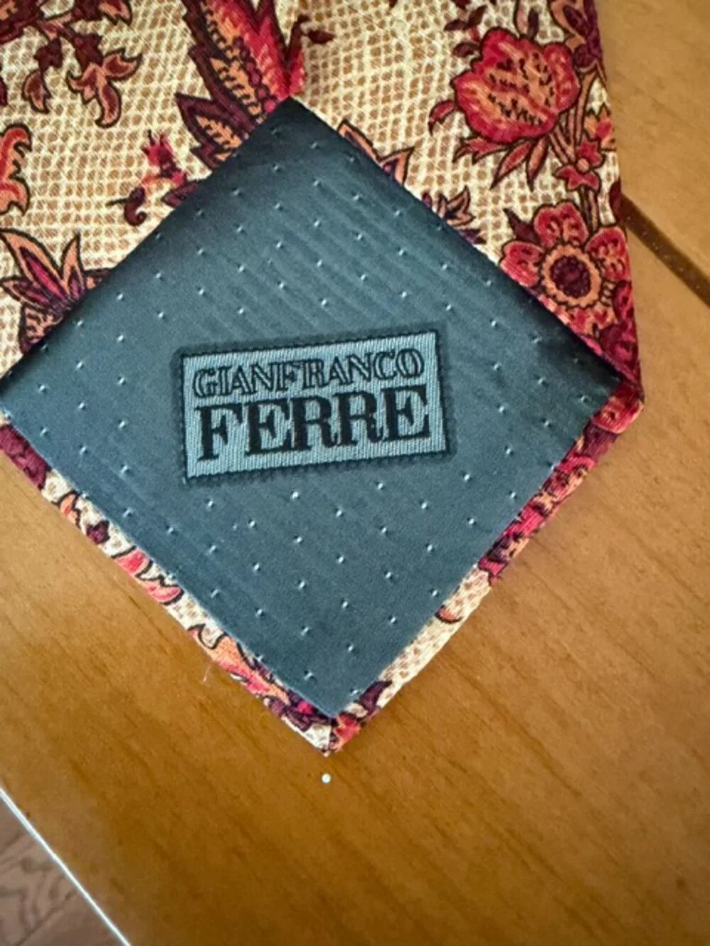 Gianfranco Ferre vintage neckwear 55% silk/45% linen